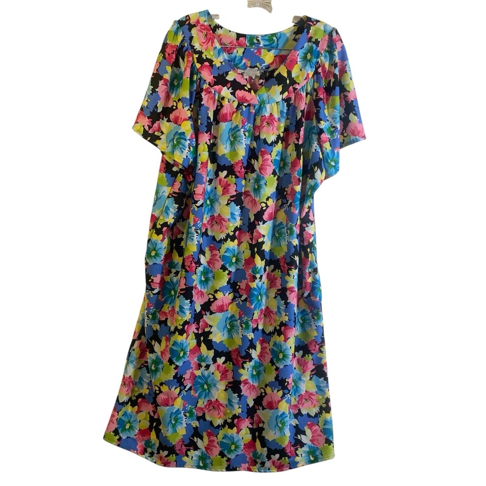 Vintage Metropolitan  Floral Lounge Wear Muumuu Dress‎ Read Description